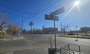 Alquiler - Esquina comercial en el Boulevard, Av. H. Yrigoyen y Casnati