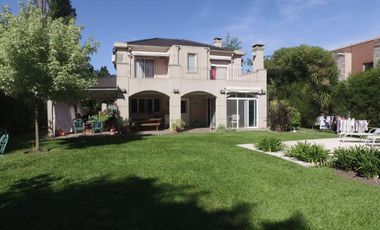 Excelente propiedad en Barrio Privado El Rocío, Canning