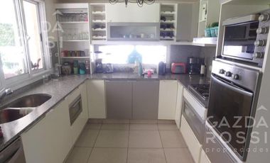 Excelente propiedad en Barrio Privado El Rocío, Canning