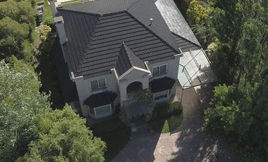 Excelente propiedad en Barrio Privado El Rocío, Canning