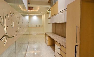 Rumah pik1 fully furnished dengan kolam renang pribadi