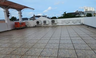 Rumah pik1 fully furnished dengan kolam renang pribadi