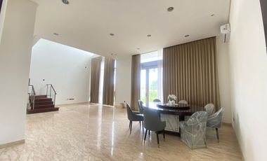 Hunian mewah dengan pemandangan lapangan golf & laut