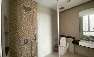 Hunian mewah dengan pemandangan lapangan golf & laut