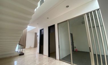 Hunian mewah dengan pemandangan lapangan golf & laut