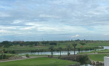 Hunian mewah dengan pemandangan lapangan golf & laut