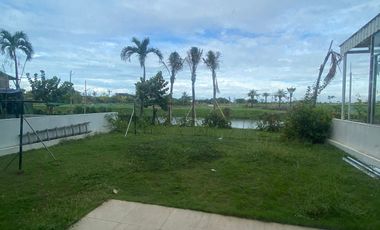 Hunian mewah dengan pemandangan lapangan golf & laut