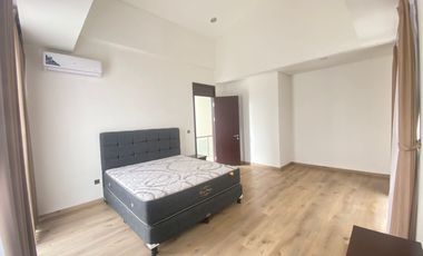 Hunian mewah dengan pemandangan lapangan golf & laut