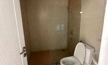 Disewakan Rumah di Pik 1, strategis dekat dengan tol, mall & pasar