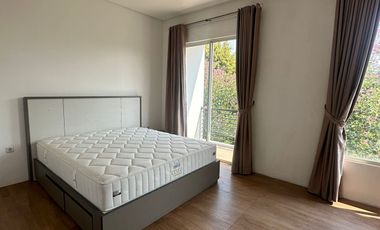 Disewakan Rumah di Pik 1, strategis dekat dengan tol, mall & pasar