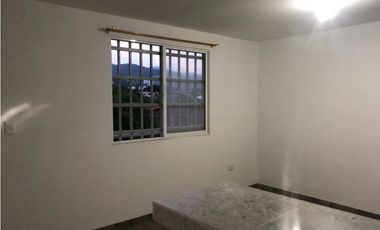 Rento aparta-estudio 3er piso en el barrio prados del norte, Cali