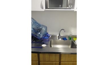 ARRIENDO REMODELADA Oficina *CENTRO 93*
