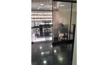 ARRIENDO REMODELADA Oficina *CENTRO 93*