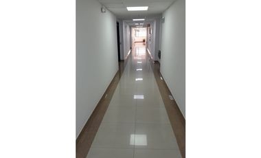 ARRIENDO REMODELADA Oficina *CENTRO 93*