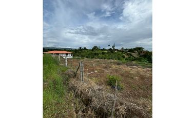 SE VENDE LOTE EN LA ESTRELLA