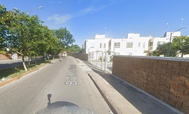 Casa en Venta a 16 min de Playa Punta Esmeralda.