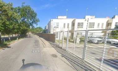 Casa en Venta a 16 min de Playa Punta Esmeralda.