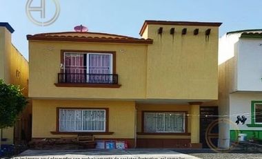 Casa en Venta en Residencial Las Fincas a 15 min. del Centro de Poza Rica de Hidalgo, Veracruz.