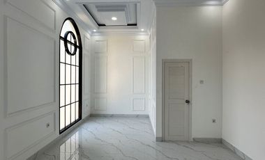 Rumah Modern American Classic kolam renang dalam townhouse