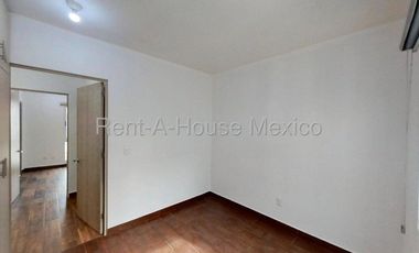 Casa en Venta en Las Canteras, Huixquilucan JL 26-158.