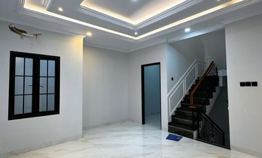 Rumah Modern Classic dalam cluster dekat Cilandak KKO
