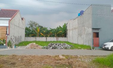 DI JUAL RUMAH DI DEPOK. TIPE 55/ Tanah 81M2.DEKAT TOL KUKUSAN+ST.DEPOK BARU