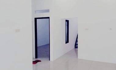 DI JUAL RUMAH DI DEPOK. TIPE 55/ Tanah 81M2.DEKAT TOL KUKUSAN+ST.DEPOK BARU