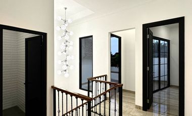 Rumah 2 M an dalam Townhouse Premium Di Dekat Ragunan