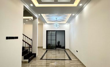 Rumah 2 M an dalam Townhouse Premium Di Dekat Ragunan