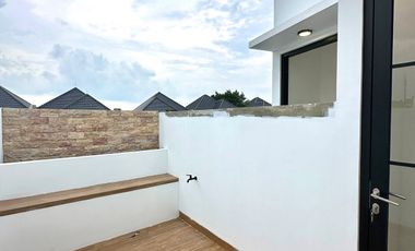 Rumah 2 M an dalam Townhouse Premium Di Dekat Ragunan