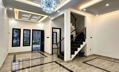 Rumah 2 M an dalam Townhouse Premium Di Dekat Ragunan