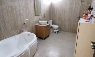 Dijual Rumah Mewah 3 Lantai  Furnished Pool di Banjar Wijaya Tangerang