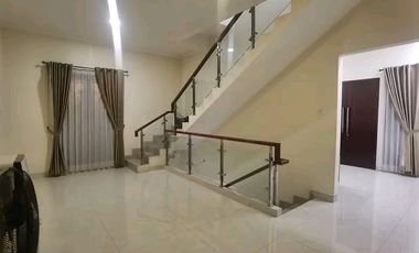 Dijual Rumah Mewah 3 Lantai  Furnished Pool di Banjar Wijaya Tangerang