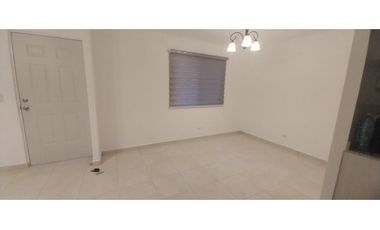 Se Alquila Amplia Casa en Residencial Cumbres del Lago