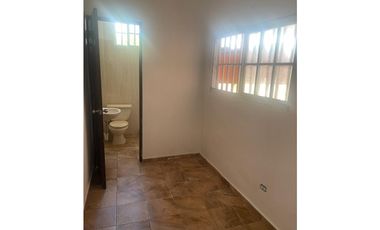 ALTOS DEL BOSQUE / EL DORAL / 392M / 4 HABITACION / 2 NIVEL / PISCINA