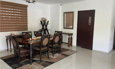 ALTOS DEL BOSQUE / EL DORAL / 392M / 4 HABITACION / 2 NIVEL / PISCINA