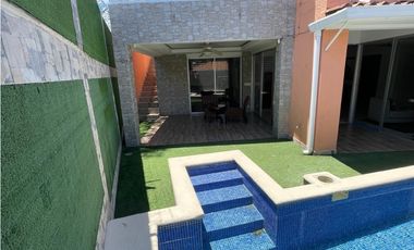 ALTOS DEL BOSQUE / EL DORAL / 392M / 4 HABITACION / 2 NIVEL / PISCINA