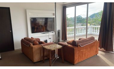 ALTOS DEL BOSQUE / EL DORAL / 392M / 4 HABITACION / 2 NIVEL / PISCINA