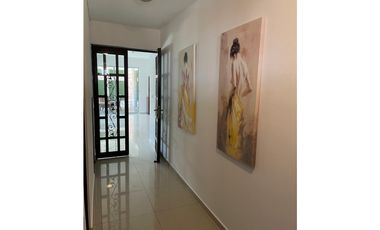 ALTOS DEL BOSQUE / EL DORAL / 392M / 4 HABITACION / 2 NIVEL / PISCINA