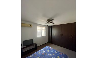 ALTOS DEL BOSQUE / EL DORAL / 392M / 4 HABITACION / 2 NIVEL / PISCINA