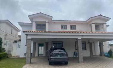 VENTA / ALQUILER DE CASA EN CHORRERA -MONTELIMAR