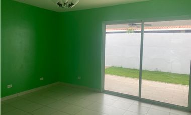 VENTA / ALQUILER DE CASA EN CHORRERA -MONTELIMAR