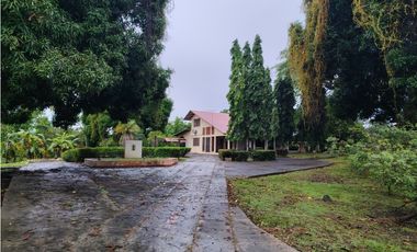 Casa Campestre en venta  en las Uvas-San Carlos (DR)