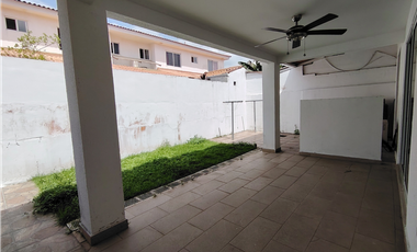 Casa en venta en Costa Verde - P.H. Versalles Oeste (DR)