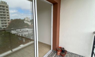 ALQUILER - MONONAMBIENTE CON BALCON - CASEROS -