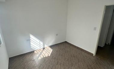 PH 3 AMBIENTES CON PATIO Y TERRAZA EN ALQUILER - BOLIVIA 2100 - LANUS OESTE