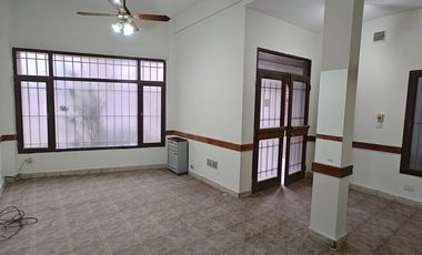 LOCAL COMERCIAL EN ALQUILER - ZONA CENTRO ESTE