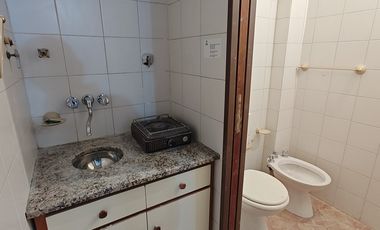 LOCAL COMERCIAL EN ALQUILER - ZONA CENTRO ESTE