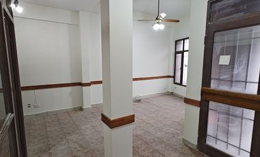 LOCAL COMERCIAL EN ALQUILER - ZONA CENTRO ESTE