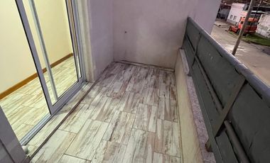 ALQUILER HERMOSO DUPLEX DE CATEGORIA: CON 2 DORMITORIOS, PATIO Y GARAGE CON PORTON AUTOMATICO, ACHUPALLAS 1045 ESQ CONDARCO -TEMPERLEY-